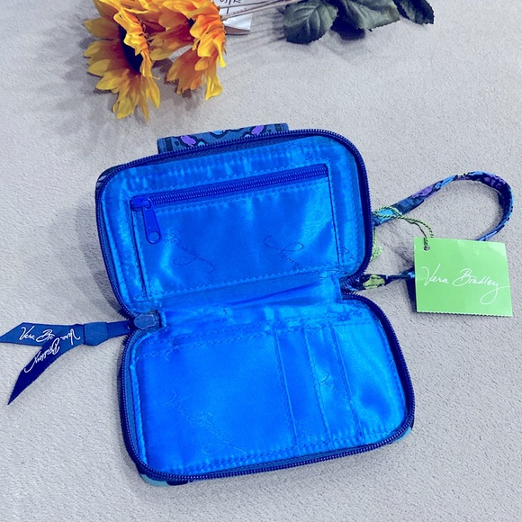 NWT Vera Bradley Smartphone Wristlet in Indigo Pop Beautiful Design - MSRP $49!! - Picture 4 of 10